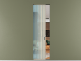 Алюминевая перегородка skr1_06_ Алюминий бежево-серый Сатинированное голубое стекло, триплекс, 6мм. Цвет Алюминий бежево-серый. Материал Алюминий в эмали. Коллекция Перегородка Formato скрытый пенал 1 створка. Картинка.